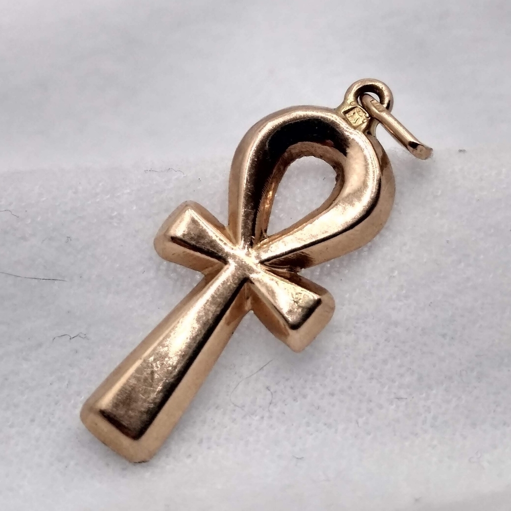 Vintage 18k Solid Gold Egyptian Ankh Pendant